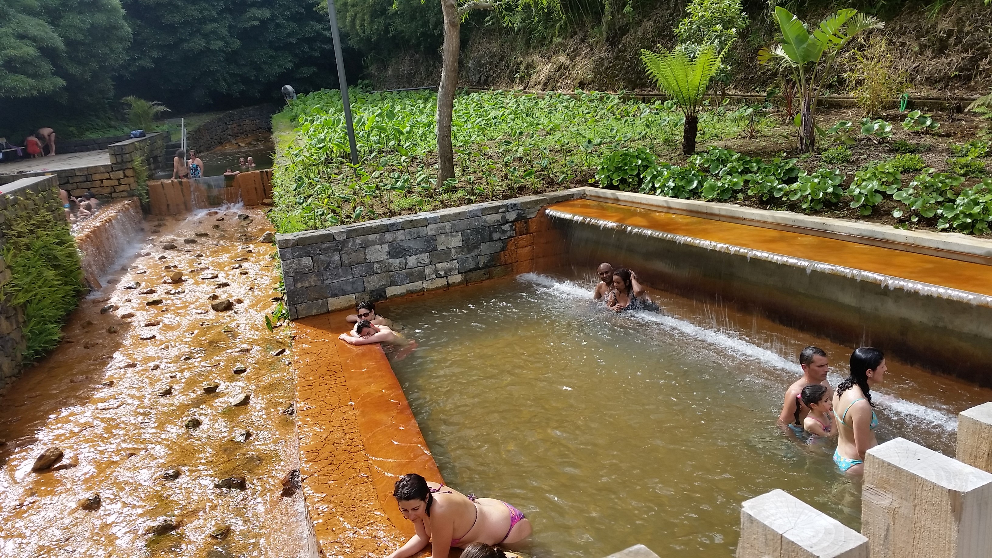 Poça da Dona Beija (hot thermal pools)